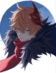  1boy black_fur blue_eyes closed_mouth commentary_request cropped_shoulders crossed_bangs double-parted_bangs genshin_impact highres kome215629 looking_at_viewer male_focus mask mask_on_head red_scarf scarf short_hair smile solo tartaglia_(genshin_impact) white_background 