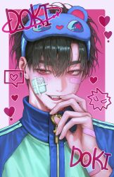  1boy absurdres alien_stage bandaid bandaid_on_cheek bandaid_on_face bandaid_on_hand black_eyes black_hair bluewel blush commentary fang fingernails hair_between_eyes hand_to_own_mouth heart heart-shaped_pupils highres ivan_(alien_stage) male_focus mask mask_on_head open_mouth outside_border pink_background short_hair simple_background sleep_mask solo speech_bubble sweat symbol-shaped_pupils teeth upper_body upper_teeth_only 