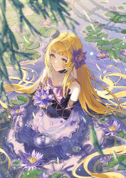  1girl absurdres bare_shoulders black_choker black_gloves blonde_hair blurry blurry_foreground bow branch choker dress dress_bow elbow_gloves fingerless_gloves flower fuli_(narumiyafuri) gloves grey_hat hair_flower hair_ornament hat highres holding holding_flower les_nympheas_(wuhua_mixin) lily_pad long_hair multicolored_eyes partially_submerged pillbox_hat purple_bow purple_dress purple_flower ripples sleeveless sleeveless_dress smile solo two-tone_eyes very_long_hair violet_eyes water_lily_flower wuhua_mixin yellow_eyes 