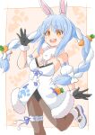  1girl :d absurdres animal_ear_fluff animal_ears arm_up bangs black_gloves black_legwear black_leotard blue_hair blush braid breasts carrot_hair_ornament coat cutout_above_navel detached_sleeves don-chan_(usada_pekora) food_themed_hair_ornament fur-trimmed_coat fur-trimmed_gloves fur_scarf fur_trim gloves hair_ornament highres hikimayu hololive leotard leotard_under_clothes long_hair looking_at_viewer mary_janes multicolored_hair open_mouth orange_eyes pantyhose playboy_bunny puffy_short_sleeves puffy_sleeves rabbit_ears rabbit_girl scarf shoes short_eyebrows short_sleeves small_breasts smile solo strapless strapless_coat strapless_leotard swept_bangs thigh_strap toushirou_(sugarwhite1046) twin_braids twintails two-tone_hair upper_teeth usada_pekora virtual_youtuber waving white_coat white_footwear white_hair white_scarf white_sleeves 