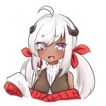  1girl :d ahoge bare_shoulders bow dark_skin fang hair_bow haira_(klaius) highres horns klaius long_sleeves looking_at_viewer low_twintails open_mouth original red_bow simple_background skin_fang sleeves_past_wrists smile solo twintails upper_body violet_eyes white_background white_hair 