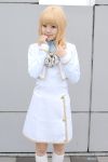  blonde_hair cosplay kneehighs konohana_hikari konohana_hikari_(cosplay) school_uniform strawberry_panic suzuran_ousaka 