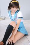  cosplay hair_ribbons kipi-san knee_socks photo sailor_uniform school_uniform suzumiya_haruhi suzumiya_haruhi_no_yuuutsu 