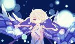  1boy ahoge bangs blue_background blue_cloak blurry bokeh character_request cloak closed_mouth coat depth_of_field eyebrows_visible_through_hair hair_over_one_eye hibi89 highres looking_at_viewer male_focus merc_storia simple_background smile solo violet_eyes white_coat white_hair 