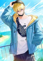  1boy adjusting_clothes adjusting_headwear arm_up baseball_cap beach black_headwear black_pants blonde_hair blue_jacket blue_sky blush bottle charm_(object) closed_mouth clouds cloudy_sky commentary_request crossed_bangs day drawstring fanny_pack hair_between_eyes hand_in_pocket hat highres holding holding_clothes holding_hat hood hood_down hooded_jacket jacket long_sleeves looking_at_viewer male_focus mole mole_on_neck nijisanji nijisanji_en off_shoulder official_alternate_costume open_clothes open_jacket outdoors pants pponnya print_shirt puffy_long_sleeves puffy_sleeves railing shirt short_hair sky smile solo sonny_brisko sonny_brisko_(2nd_costume) spring_onion standing violet_eyes virtual_youtuber water water_bottle white_shirt zipper zipper_pull_tab 