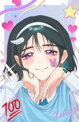  1girl alien_stage black_hair blue_sweater_vest commentary elzy00 hair_ornament hairband heart highres necktie official_alternate_costume shirt short_hair smile solo star_(symbol) sua_(alien_stage) sweater_vest violet_eyes white_hairband white_shirt wing_hair_ornament 