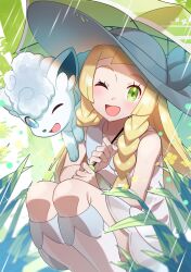  1girl :d ;d alolan_vulpix blonde_hair blush braid commentary_request dress forest grass green_eyes hat highres kneehighs lillie_(pokemon) long_hair looking_at_viewer nature on_shoulder one_eye_closed open_mouth pokemon pokemon_(creature) pokemon_on_shoulder pokemon_sun_and_moon rain sleeveless sleeveless_dress smile socks squatting sun_hat taisa_(lovemokunae) twin_braids umbrella white_dress white_hat 