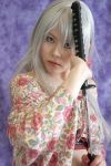  cosplay midriff natsume_maya sandals silver_hair sword takizawa_kazuya tenjou_tenge 