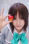  cosplay ichigo_100 kipi-san photo school_uniform sotomura_misuzu strawberry 