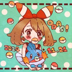  1girl 1other 2014 bandana black_shirt blush brown_eyes brown_hair commentary_request copyright_name dated green_background highres holding holding_poke_ball holding_pokemon long_sidelocks looking_at_viewer may_(pokemon) mouth_hold mudkip official_alternate_costume poke_ball pokemon pokemon_(creature) pokemon_omega_ruby_and_alpha_sapphire polka_dot polka_dot_background red_bandana shirt sidelocks sleeveless sleeveless_shirt tareme upper_body yuimeroco 