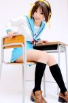  cosplay desk hair_ribbons hairband kipi-san kneehighs photo sailor_uniform school_uniform suzumiya_haruhi suzumiya_haruhi_no_yuuutsu 