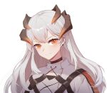  1girl air_(user_hdjj2725) arknights black_choker choker coat dragon_horns earrings eyelashes highres horns jewelry light_smile long_hair looking_at_viewer orange_eyes saria_(arknights) silver_hair simple_background solo strap upper_body white_background white_coat 