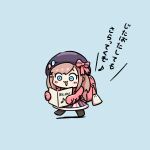  1girl :3 backpack bag bangs beret blue_eyes blush bow chibi hair_bow hair_ornament hat jacket musical_note nijisanji note pink_jacket pongari pouch simple_background skirt solo striped striped_skirt suzuhara_lulu x_hair_ornament 