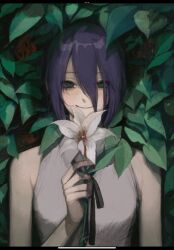  1girl black_ribbon chainsaw_man flower green_eyes grey_shirt hair_between_eyes highres holding holding_flower neck_ribbon purple_hair reze_(chainsaw_man) ribbon shirt sleeveless sleeveless_shirt smile solo white_flower yuuyuyuraru 