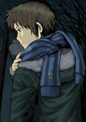  1boy bare_tree blue_scarf breath brown_hair coat commentary_request fur-trimmed_coat fur_trim green_coat highres kyon male_focus night night_sky nuka_(wrdn3774) scarf sky solo suzumiya_haruhi_no_shoushitsu suzumiya_haruhi_no_yuuutsu tree 