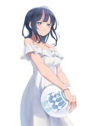  1girl akizora beach_volleyball black_hair blue_eyes bracelet cosplay dress fate/grand_order fate/requiem fate_(series) flower highres jewelry lily_(flower) marie_antoinette_(fate) marie_antoinette_(swimsuit_caster)_(fate) marie_antoinette_(swimsuit_caster)_(fate)_(cosplay) multicolored_hair smile streaked_hair utsumi_erise white_background white_dress 