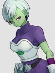  1girl bodysuit breasts cheelai closed_mouth colored_skin dragon_ball dragon_ball_super dragon_ball_super_broly gloves green_skin grey_background kemachiku looking_at_viewer medium_breasts pink_eyes purple_bodysuit short_hair simple_background solo white_gloves white_hair 