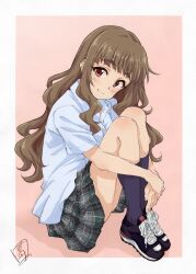  1girl black_shoes blush border brown_hair character_request closed_mouth collared_shirt commentary_request eyelashes full_body grey_skirt highres idolmaster idolmaster_cinderella_girls long_hair pink_background plaid_clothes plaid_skirt purple_socks red_eyes sekiya_kuzuyu shadow shirt shoelaces shoes short_sleeves signature simple_background sitting skirt smile socks solo white_border white_shirt 