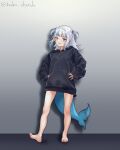  1girl alternate_costume bare_legs barefoot black_hoodie blue_eyes blue_hair blush commentary eyebrows_visible_through_hair fish_tail full_body gawr_gura gradient gradient_background grey_background grin hair_ornament hako_sketch hands_on_hips highres hololive hololive_english hood hoodie looking_at_viewer medium_hair shadow shark_hair_ornament shark_tail short_twintails silver_hair simple_background smile smirk solo standing tail teeth twintails twitter_username virtual_youtuber 