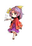  1girl brown_footwear chibi closed_mouth dairi fan hand_up holding holding_fan japanese_clothes kimono komakusa_sannyo long_sleeves medium_hair multicolored multicolored_clothes ponytail purple_hair red_eyes red_sleeves ribbon simple_background smile solo standing tachi-e touhou white_background yellow_ribbon 