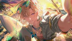  1boy arm_up aventurine_(honkai:_star_rail) aventurine_(waveflair)_(honkai:_star_rail) bandana_around_arm beach blonde_hair blue-tinted_eyewear blue_eyes blue_shirt braid commentary english_commentary eyewear_on_head grin highres honkai:_star_rail honkai_(series) jewelry koujisako lapels male_focus multicolored_eyes multicolored_hair multiple_necklaces neck_tattoo necklace ocean official_alternate_costume one_eye_closed outdoors outstretched_arm palm_tree pink_eyes shirt side_braid sleeves_rolled_up smile solo streaked_hair surfboard tattoo tinted_eyewear tree water water_drop 