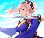  1girl bangs blue_eyes blue_sky breasts dual_wielding fate/grand_order fate_(series) highres holding holding_sword holding_weapon japanese_clothes katana kimono long_hair miyamoto_musashi_(fate) omagacchu pink_hair ponytail sky smile solo sword upper_body weapon 