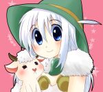  1girl alchemist_(ragnarok_online) amistr_(ragnarok_online) bangs blue_eyes blush brooch closed_mouth commentary_request dress eyebrows_visible_through_hair fur_collar green_headwear hair_between_eyes hat jewelry kanagi_tsumugi lamb long_hair looking_at_viewer magatama pink_background ragnarok_online smile star_(symbol) strapless strapless_dress upper_body white_background white_dress white_hair witch_hat 