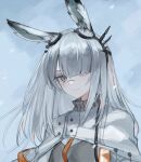  1girl animal_ear_fluff animal_ears arknights closed_mouth coat frostnova_(arknights) grey_eyes grey_hair hair_ornament hairclip highres long_hair looking_at_viewer outdoors rabbit_ears rabbit_girl scar scar_on_face scar_on_nose simple_background smile snow solo spacelongcat upper_body white_coat 