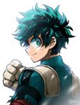  1boy artist_name bangs bodysuit boku_no_hero_academia clenched_hand closed_mouth eyebrows_visible_through_hair freckles from_behind gloves green_bodysuit green_eyes green_hair grey_background hand_up looking_at_viewer looking_back male_focus messy_hair midoriya_izuku pero_(pero56870578) profile short_hair simple_background smile solo upper_body white_background 