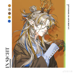  1boy absurdres alternate_costume arknights bishounen brown_background brown_eyes brown_hair brown_hands brown_robe buttoned_cuffs buttons commentary dragon_boy dragon_horns earrings eastern_dragon_horns embroidery english_text fan_mu_zhang from_side half_updo hand_up highres horns jewelry ji_(arknights) long_hair looking_at_viewer male_focus mandarin_collar monocle monocle_chain multicolored_hair parted_bangs parted_lips pointy_ears robe shirt solo star_(symbol) star_earrings streaked_hair untranslatable_commentary upper_body watermark weibo_username weibo_watermark white_shirt 