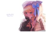  1girl beret black_gloves blonde_hair blue_bow blush bow character_name coat dano fingerless_gloves fur-trimmed_coat fur_trim girls_frontline girls_frontline_2:_exilium gloves hand_to_own_mouth hat hat_bow headset heart long_sleeves side_ponytail solo sweatdrop twitter_username vepley_(girls_frontline_2) violet_eyes white_background white_headwear 