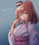  1girl alternate_costume brown_hair commentary_request dated gradient gradient_background grey_background grey_eyes japanese_clothes kantai_collection kimono long_hair looking_at_viewer one-hour_drawing_challenge ponytail saratoga_(kancolle) side_ponytail sidelocks smile smokestack_hair_ornament solo twitter_username upper_body white_kimono wss_(nicoseiga19993411) yukata 