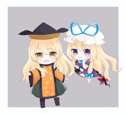  2girls arm_up bangs black_footwear black_headwear blonde_hair blue_bow blue_neckwear boots border bow brown_headwear cape chibi closed_mouth detached_sleeves dress eyebrows_visible_through_hair gap_(touhou) gloves green_skirt grey_background hair_between_eyes hair_bow hand_up harunohami hat hat_bow highres long_hair long_sleeves looking_at_viewer matara_okina multiple_girls open_mouth orange_cape orange_sleeves purple_dress purple_sleeves red_bow shirt short_sleeves simple_background skirt smile standing sun_symbol touhou umbrella violet_eyes white_border white_gloves white_headwear white_shirt yakumo_yukari yellow_eyes 