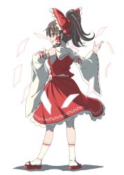  1girl ascot bare_shoulders blush bow brown_hair chest_sarashi commentary_request detached_sleeves frilled_bow frilled_hair_tubes frilled_shirt_collar frilled_skirt frills from_behind full_body grin hair_bow hair_tubes hakurei_reimu hand_on_own_hip highres inuno_rakugaki long_hair long_sleeves looking_at_viewer looking_back nontraditional_miko ofuda open_mouth ponytail red_bow red_eyes red_ribbon red_shirt red_skirt red_vest ribbon ribbon-trimmed_sleeves ribbon_trim sandals sarashi shadow shirt sidelocks simple_background skirt skirt_set sleeveless sleeveless_shirt smile socks solo standing tabi teeth touhou vest white_background white_sleeves white_socks wide_sleeves zouri 