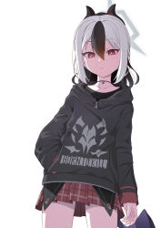  1girl black_choker black_hair black_hoodie black_horns blue_archive choker commentary cowboy_shot demon_girl demon_horns demon_wings grey_halo hair_between_eyes halo highres hood hoodie horns kayoko_(blue_archive) long_sleeves looking_at_viewer multicolored_hair red_eyes red_skirt simple_background single_wing skirt solo tanuki_soutou_x two-tone_hair white_background white_hair wings 