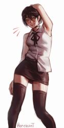  1girl absurdres arm_above_head arm_behind_leg arm_up armpits black_choker black_thighhighs blush chainsaw_man choker commentary english_commentary facing_viewer green_eyes grenade_pin hair_between_eyes hair_bun highres horeasont legs_apart lips neck_ribbon purple_hair reze_(chainsaw_man) ribbon shirt shirt_partially_tucked_in sidelocks simple_background skirt sleeveless sleeveless_shirt smile solo solo_focus standing thigh-highs white_background white_shirt 