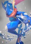  blurry bright_pupils commentary_request gen_6_pokemon greninja grey_background highres holding kikuyoshi_(tracco) looking_at_viewer pink_eyes pokemon pokemon_(creature) shiny shiny_skin shuriken signature solo sparkle water_drop white_pupils 