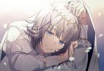  1boy blue_eyes cape crown fate/grand_order fate_(series) gradient gradient_background male_focus oberon_(fate) petals silver_hair smile syerii 