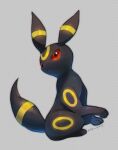 closed_mouth commentary_request full_body gen_2_pokemon grey_background highres kikuyoshi_(tracco) no_humans paws pokemon pokemon_(creature) shiny signature solo toes umbreon 