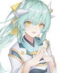  1girl bangs blush breasts dmith dragon_girl dragon_horns fate/grand_order fate_(series) green_hair highres horns japanese_clothes kimono kiyohime_(fate) long_hair long_sleeves looking_at_viewer medium_breasts multiple_horns open_mouth ponytail smile solo white_kimono wide_sleeves yellow_eyes 