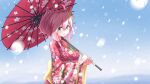  1girl ahoge closed_mouth day flower green_eyes hair_flower hair_ornament highres holding holding_umbrella japanese_clothes kay_yu kimono long_hair original outdoors pink-haired_girl_(kay_yu) pink_hair red_kimono smile snow solo umbrella upper_body yellow_flower 