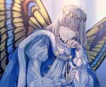  1boy blue_cape butterfly_wings cape closed_eyes closed_mouth diamond_hairband fairy fate/grand_order fate_(series) fur-trimmed_cape fur_trim hand_up medium_hair oberon_(fate) shichimi_(ftlvampire32) silver_hair smile solo upper_body wings 