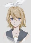  1girl bare_shoulders black_collar blonde_hair blue_eyes bow collar collarbone collared_shirt grey_background hair_bow kagamine_rin light_frown looking_at_viewer portrait sailor_collar shirt short_hair sleeveless sleeveless_shirt solo vocaloid white_bow white_shirt wounds404 
