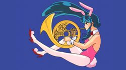  1980s_(style) 1girl animal_ears aqua_hair blue_background bow bowtie detached_collar fake_animal_ears fake_tail floating_hair full_body high_heels highres holding holding_instrument horns instrument leotard long_hair lum music official_art oni oni_horns pantyhose pink_leotard playboy_bunny playing_instrument pom_pom_(clothes) profile rabbit_ears rabbit_tail red_footwear retro_artstyle simple_background solo strapless strapless_leotard tail trumpet urusei_yatsura white_legwear wrist_cuffs 