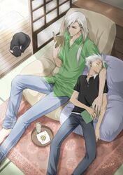  animal bleach cat hitsugaya_toushirou kedo_mitsuharu long_hair male multiple_boys reading short_hair sleeping spiked_hair spiky_hair ukitake_juushirou ukitake_jyuushirou white_hair 