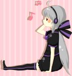  chibi headphones musical_note peyon ponytail ribbon silver_hair thigh-highs thighhighs vocaloid voyakiloid yowane_haku 