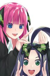  2girls :d absurdres ayauchi bangs black_cardigan black_hair black_ribbon blue_eyes blunt_bangs butterfly_hair_ornament cardigan go-toubun_no_hanayome green_eyes hair_ornament highres multiple_girls nakano_nino pink_hair ribbon smile twintails uesugi_raiha 