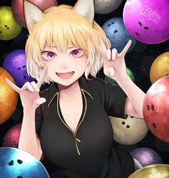  1girl animal_ears ball black_shirt blonde_hair bowling_ball fox_ears fox_girl gradient_hair hands_up highres multicolored_hair open_mouth original shadow shirt short_hair short_sleeves smile solo upper_body violet_eyes yajirushi_(chanoma) 