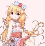  1girl bangs blonde_hair blush bow brown_eyes closed_mouth dress eyebrows_visible_through_hair fake_wings flower futaba_anzu hair_bow hair_flower hair_ornament idolmaster idolmaster_cinderella_girls long_hair low_twintails mg_pong pink_background pink_dress signature simple_background sitting solo twintails very_long_hair white_flower wings 