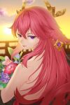  1girl backless_outfit bangs bare_shoulders closed_mouth commentary_request eyebrows_behind_hair flower from_behind gaoyang_ou_nisang genshin_impact hair_between_eyes highres horns long_hair looking_at_viewer looking_back outdoors red_flower redhead smile solo sunset upper_body very_long_hair violet_eyes yae_(genshin_impact) 